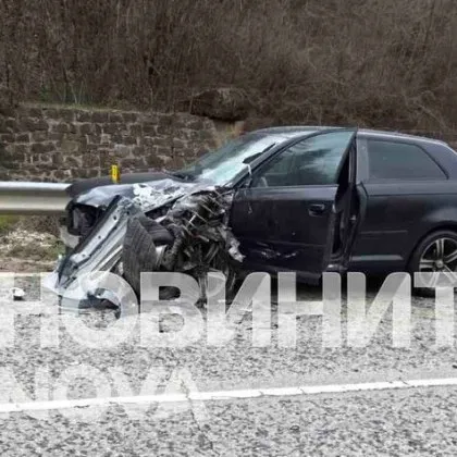 Тежка катастрофа затвори пътя между Ловеч и Троян в района