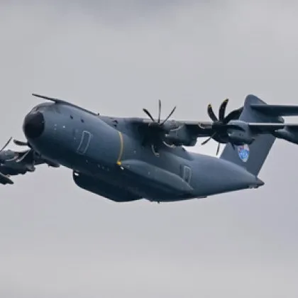 Военнотранспортен самолет Airbus A400M на американските военновъздушни сили е прелитал