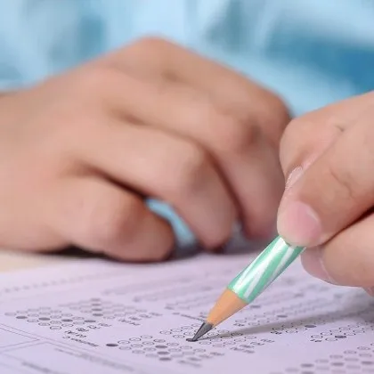 Частно школо изключи 2 деца по средата на годината без ясна причина