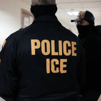 Тръмп изпраща ICE агенти по летищата като ултиматум към демократите