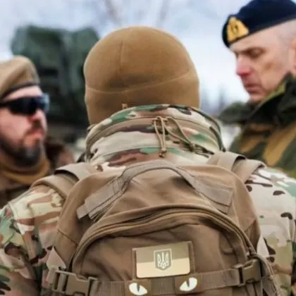 Украйна се разцепва: &bdquo;Окопи срещу кафенета" &ndash; омразата расте