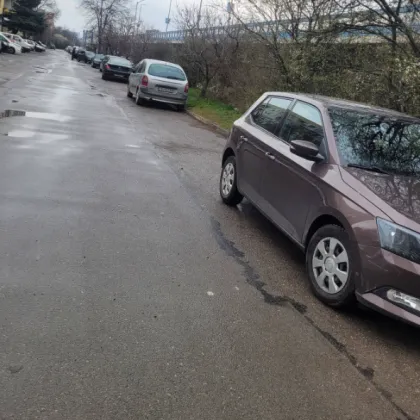 Жена търси шофьорка, ударила колата ѝ и избягала