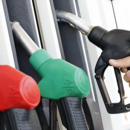 Дизелът стигна над 1,60 евро, горивата продължават да поскъпват