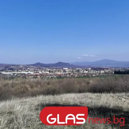 Пролетен полъх и слънце над страната