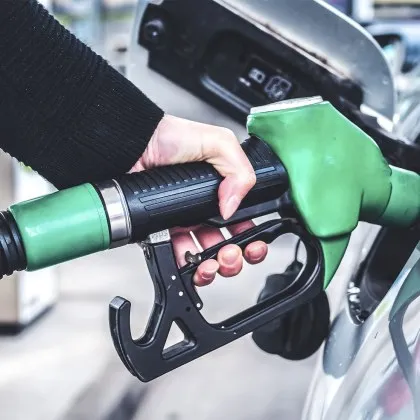 Задействат мярката за компенсации срещу високите цени на горивата