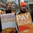 Младите лекари във Великобритания ще стачкуват 6 дни след Великден