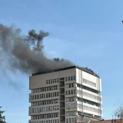 Избухна огромен пожар в Разград! Гори общината СНИМКИ