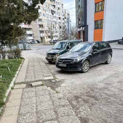 Майка от Стара Загора алармира за рисково трасе в кв. "Железник" СНИМКИ