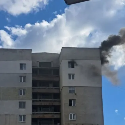 Откриха овъглено тяло след пожар в столичен апартамент СНИМКИ и ВИДЕА