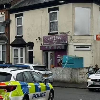 Простреляха мъж пред входната врата на дома му