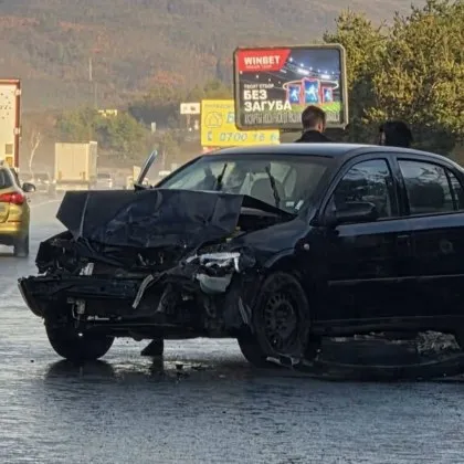 Серия от катастрофи на АМ "Тракия" в посока Пловдив СНИМКИ