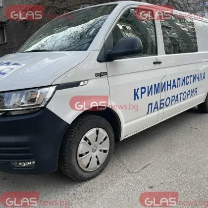 Пиян шофьор се вряза в училищен автобус