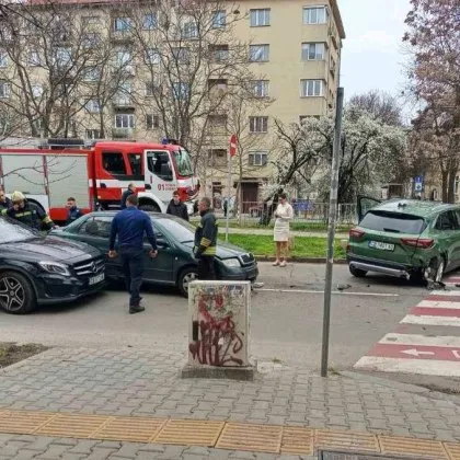 Тежка катастрофа е станала този следобед в София алармират граждани