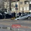 Ауди пропадна в огромен кратер в Пловдив, улица се превърна в река СНИМКИ
