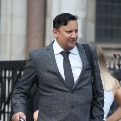 Финансист присвои &pound;1,1 млн., хвърли &pound;160 хил. за ескорт услуги