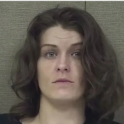 "Миришеше на марихуана всеки ден": Задържаха учителка, искала да продава дрога в гимназия