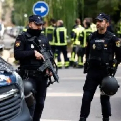 Въоръжен мъж откри огън в голяма фабрика в Полша