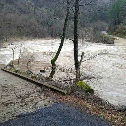Река Арда преля: шест села откъснати, мостът под вода &ndash; бедствено положение в Ардино