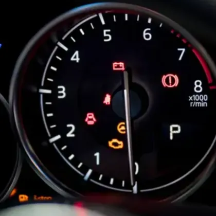 Тези 3 сигнала в колата могат да ви оставят на пътя