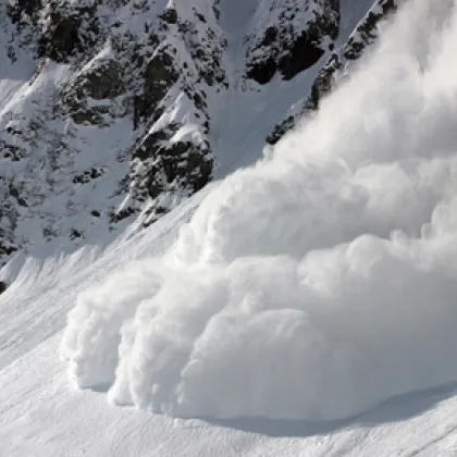 Внимавайте! Има опасност от лавини в планините