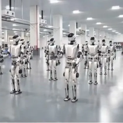 Роботи на конвейер: Китай вече бълва по един хуманоид на всеки 30 минути