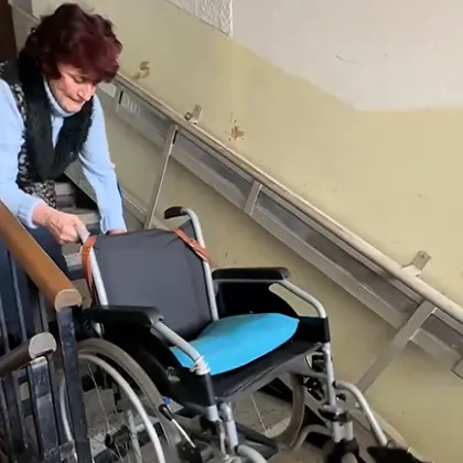 В капан у дома: Жена се бори за право да излиза навън