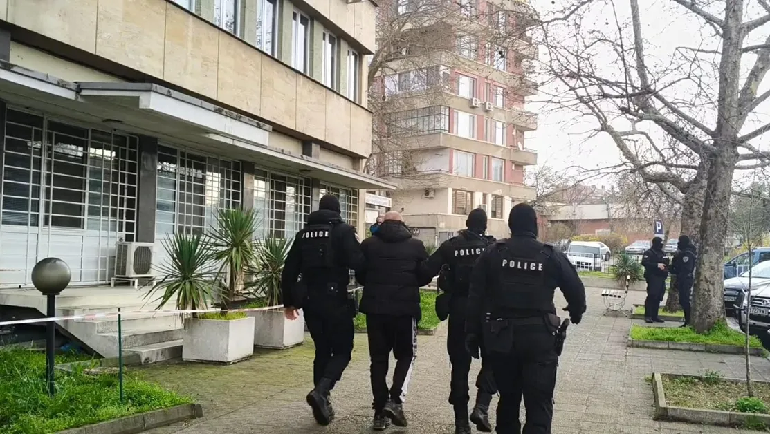 Акция "Купен вот" в Сливенско, изградени са контролно-пропускателни пунктове СНИМКИ