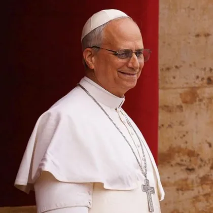 Папа Лъв XIV пренесе кръста по целия Кръстен път при Колизея ВИДЕО