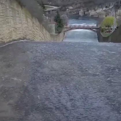 Язовир "Ал. Стамболийски" прелива със 130 куб. метра в секунда ВИДЕА