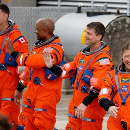 Най-дългите 40 минути, в които екипажът на Артемида ще загуби връзка със Земята НА ЖИВО