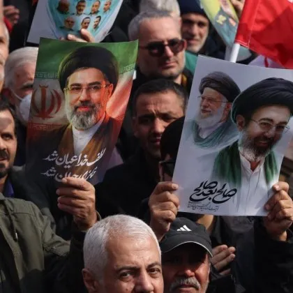 Лидерът на Иран в безсъзнание. Разузнаването с тревожни данни за Хаменей-младши