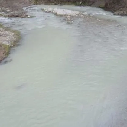 Побеляха водите на наша река