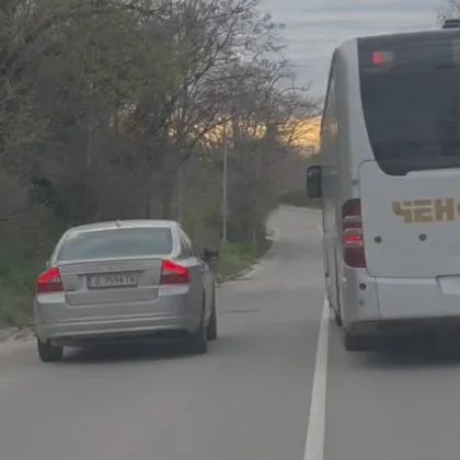 Опасно изпреварване край Варна предизвика възмущение в социалните мрежи след