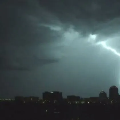 Мълния удари самолет край Варна