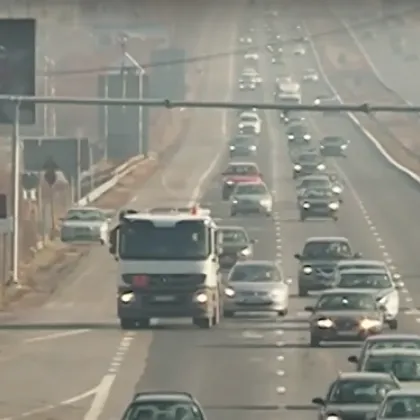 Протест на пътната помощ: 300 камиона блокират Околовръстното в София