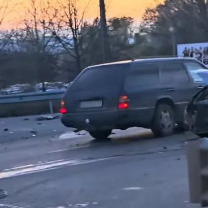 Тежък сблъсък на Околовръстното на София СНИМКИ