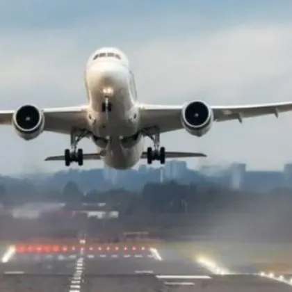 Европейски летища предупредиха за недостиг на гориво. Защо?