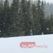 Сняг посред април: Скиори излязоха на пистите в Пампорово ден преди Великден СНИМКИ