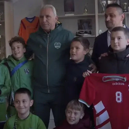 Стоичков откри "Зала на спорта" в Етрополе