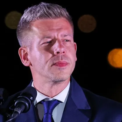 Служебният премиер Андрей Гюров поздрави за победата Петер Мадяр