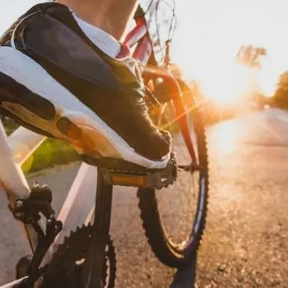 Крадец поведе колоездачно състезание, докато бяга от полицията