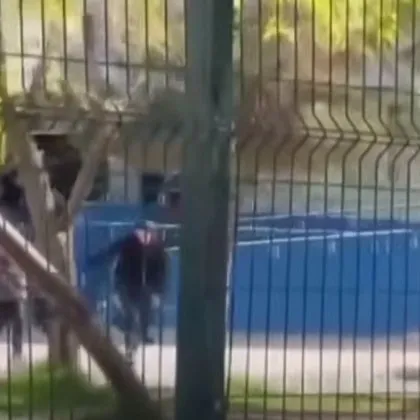 Най малко 16 души бяха ранени при въоръженото нападение в училище