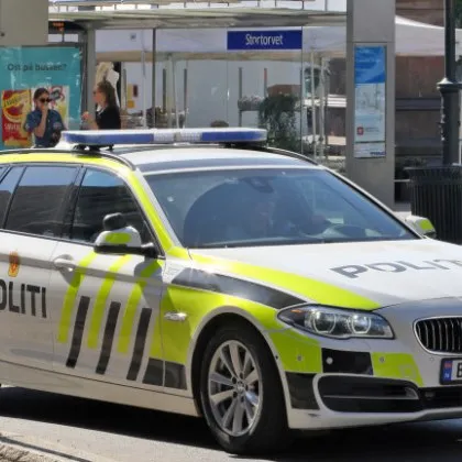 Тийнейджър открадна автобус и пое към друга държава