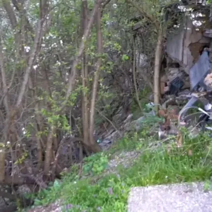 На ръба на пропастта: Земята под дома на семейство в Берковица се свлича