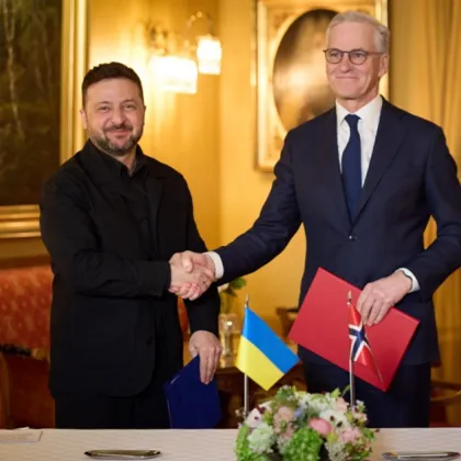 Украинският президент Володимир Зеленски и норвежкият премиер Йонас Гар Стьоре