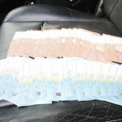 Пари и списъци в колата на кандидат-депутат: засечен с рецидивист, отказал съдействие