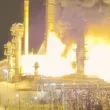 Експлозии и пожар в рафинерия в Австралия ВИДЕО