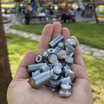 Деца сред болтове и пирони: Скандал в парк след &bdquo;ремонт" на детска площадка