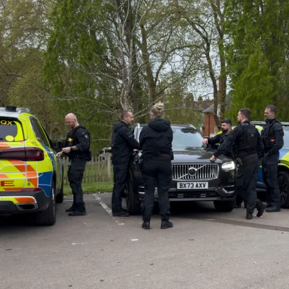 Полицията на крак заради дронове край израелското посолство в Лондон