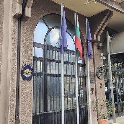 В предсрочните парламентарни избори в петте избирателни секции на територията